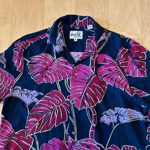Reyn Spooner 100% rayon vintage shirt with monstera leaf print